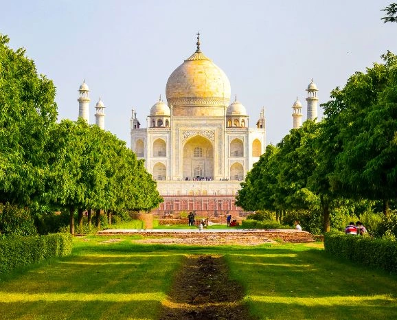 Taj Mahal & Beyond: Day Trip to Agra from Delhi